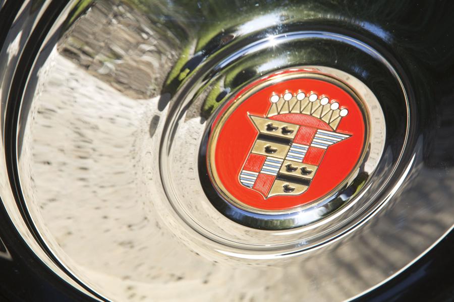  Cadillac Series 60 Special Town Car by Derham 1941 года  (фото 14 из 38)